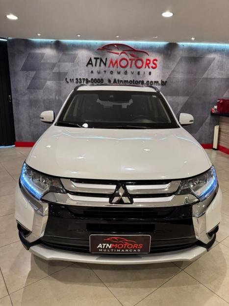 MITSUBISHI Outlander 3.0 V6 24V 4P GT 4X4 AUTOM�TICO, Foto 7