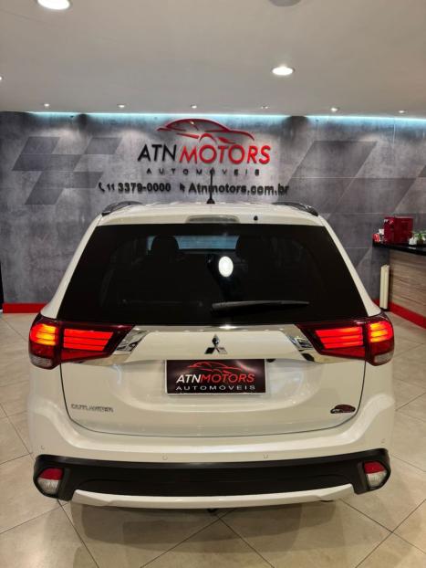MITSUBISHI Outlander 3.0 V6 24V 4P GT 4X4 AUTOM�TICO, Foto 8