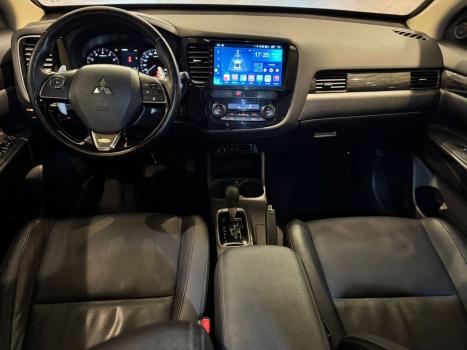 MITSUBISHI Outlander 3.0 V6 24V 4P GT 4X4 AUTOM�TICO, Foto 11