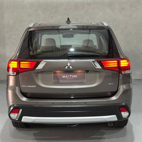 MITSUBISHI Outlander 2.2 16V 4P 4X4 HPE-S AWD DIESEL AUTOM�TICO, Foto 5