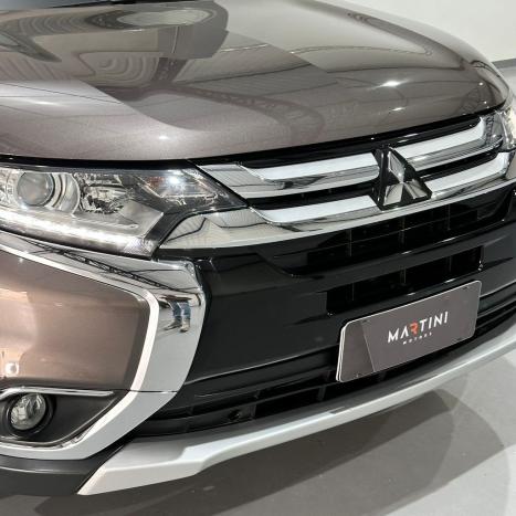 MITSUBISHI Outlander 2.2 16V 4P 4X4 HPE-S AWD DIESEL AUTOM�TICO, Foto 8