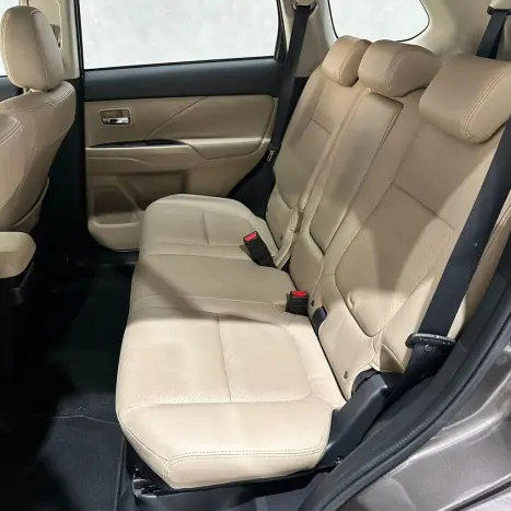 MITSUBISHI Outlander 2.2 16V 4P 4X4 HPE-S AWD DIESEL AUTOM�TICO, Foto 26