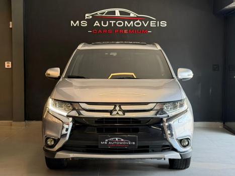 MITSUBISHI Outlander 3.0 V6 24V 4P GT 4X4 AUTOM�TICO, Foto 2