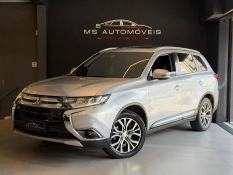 MITSUBISHI Outlander 3.0 V6 24V 4P GT 4X4 AUTOM�TICO, Foto 3