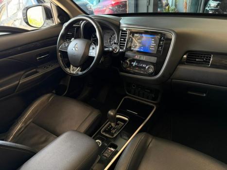 MITSUBISHI Outlander 3.0 V6 24V 4P GT 4X4 AUTOM�TICO, Foto 6