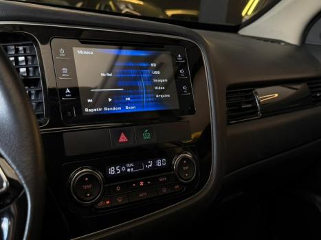 MITSUBISHI Outlander 3.0 V6 24V 4P GT 4X4 AUTOM�TICO, Foto 7