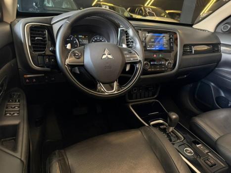 MITSUBISHI Outlander 3.0 V6 24V 4P GT 4X4 AUTOM�TICO, Foto 8