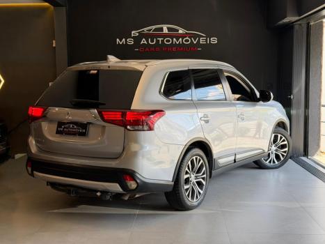 MITSUBISHI Outlander 3.0 V6 24V 4P GT 4X4 AUTOM�TICO, Foto 10