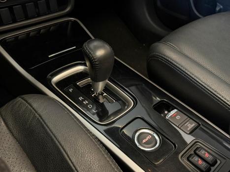 MITSUBISHI Outlander 3.0 V6 24V 4P GT 4X4 AUTOM�TICO, Foto 12