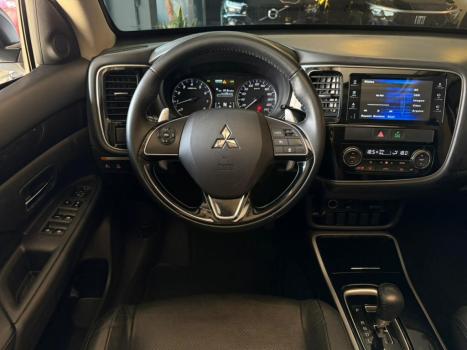MITSUBISHI Outlander 3.0 V6 24V 4P GT 4X4 AUTOM�TICO, Foto 13