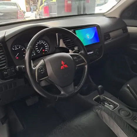 MITSUBISHI Outlander 2.0 16V 4P AUTOM�TICO, Foto 8