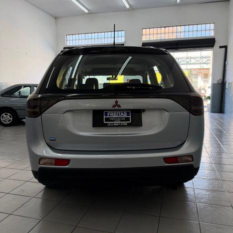 MITSUBISHI Outlander 2.0 16V 4P AUTOM�TICO, Foto 6