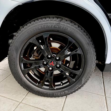 MITSUBISHI Outlander 2.0 16V 4P AUTOM�TICO, Foto 11