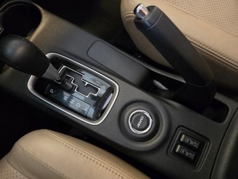 MITSUBISHI Outlander 3.0 V6 24V 4P GT 4X4 AUTOM�TICO, Foto 7