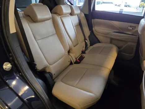 MITSUBISHI Outlander 3.0 V6 24V 4P GT 4X4 AUTOM�TICO, Foto 14