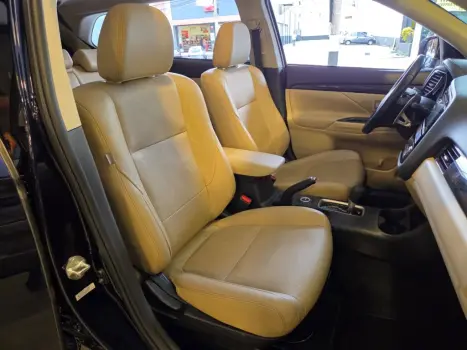 MITSUBISHI Outlander 3.0 V6 24V 4P GT 4X4 AUTOM�TICO, Foto 15