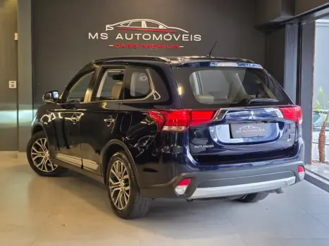 MITSUBISHI Outlander 3.0 V6 24V 4P GT 4X4 AUTOM�TICO, Foto 13
