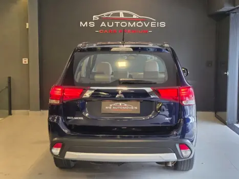 MITSUBISHI Outlander 3.0 V6 24V 4P GT 4X4 AUTOM�TICO, Foto 14