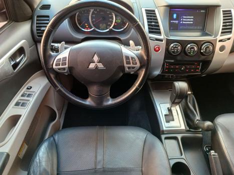 MITSUBISHI Pajero 3.2 16V 4P 4X4 7 LUGARES HPE TURBO DIESEL INTERCOOLER AUTOM�TICO, Foto 6