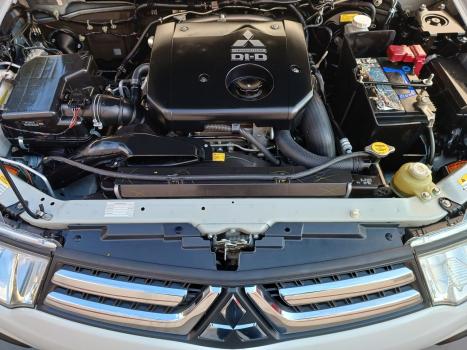 MITSUBISHI Pajero 3.2 16V 4P 4X4 7 LUGARES HPE TURBO DIESEL INTERCOOLER AUTOM�TICO, Foto 14