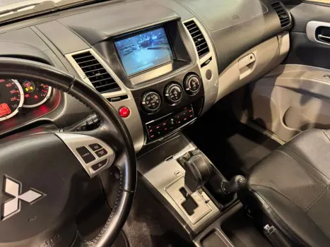 MITSUBISHI Pajero Dakar 3.5 V6 24V 4P HPE FLEX 4X4 7 LUGARES AUTOM�TICO, Foto 13