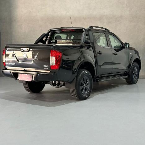 NISSAN Frontier 2.3 ATTACK CABINE DUPLA 4X4 BI-TURBO DIESEL AUTOM�TICO, Foto 4