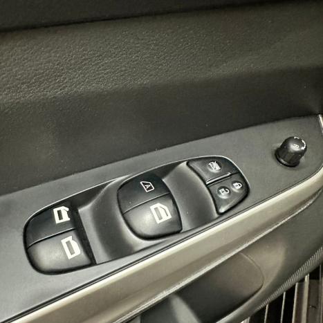 NISSAN Frontier 2.3 ATTACK CABINE DUPLA 4X4 BI-TURBO DIESEL AUTOM�TICO, Foto 19