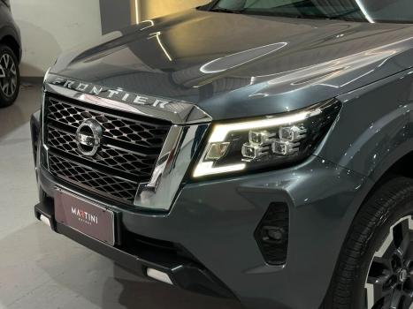NISSAN Frontier 2.3 16V XE 4X4 CABINE DUPLA BI-TURBO DIESEL AUTOM�TICO, Foto 2