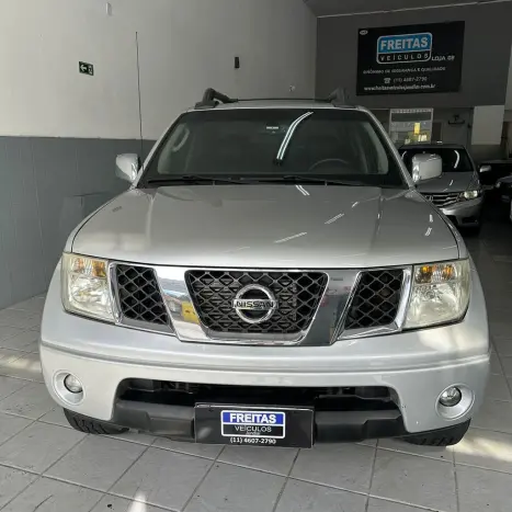 NISSAN Frontier 2.5 4X4 LE CABINE DUPLA TURBO DIESEL AUTOM�TICO, Foto 2