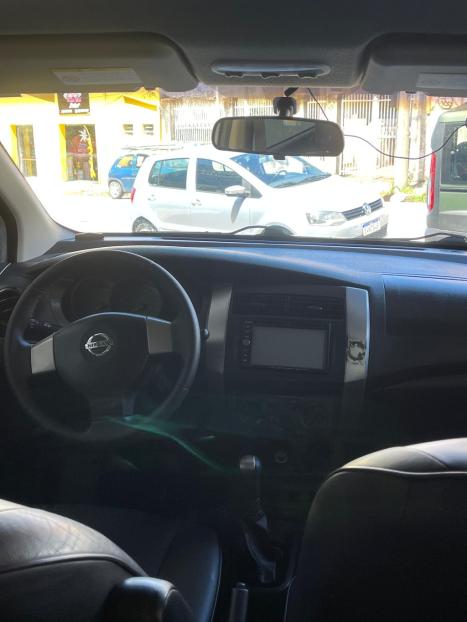 NISSAN Livina 1.6 16V 4P S FLEX, Foto 5 NISSAN Livina 1.6 16V 4P S FLEX, Foto 5