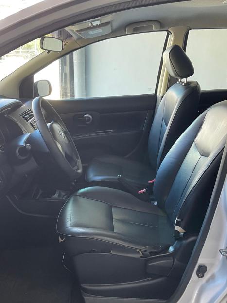 NISSAN Livina 1.6 16V 4P S FLEX, Foto 6 NISSAN Livina 1.6 16V 4P S FLEX, Foto 6