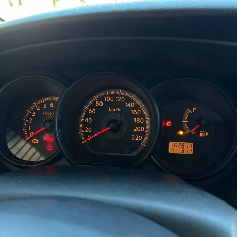 NISSAN Livina 1.6 16V 4P FLEX, Foto 6