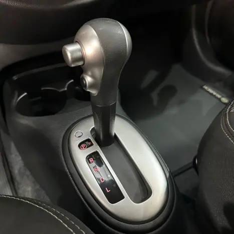 NISSAN March 1.6 16V 4P SV FLEX AUTOM�TICO CVT, Foto 14