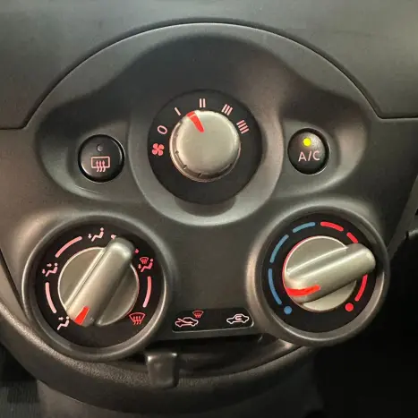 NISSAN March 1.6 16V 4P SV FLEX AUTOM�TICO CVT, Foto 15