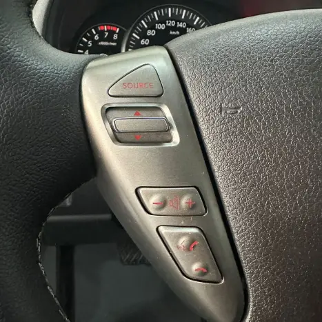 NISSAN March 1.6 16V 4P SV FLEX AUTOM�TICO CVT, Foto 19