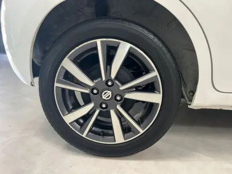 NISSAN March 1.6 16V 4P SL FLEX, Foto 8