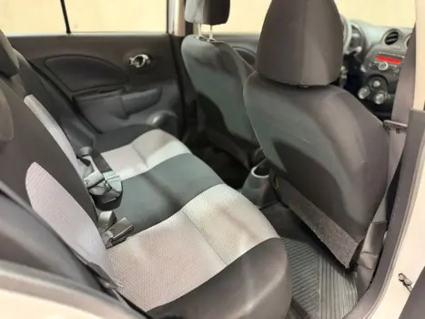 NISSAN March 1.6 16V 4P SV FLEX, Foto 11
