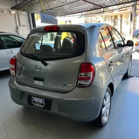 NISSAN March 1.6 16V 4P SV FLEX, Foto 2