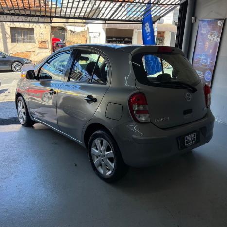 NISSAN March 1.6 16V 4P SV FLEX, Foto 4