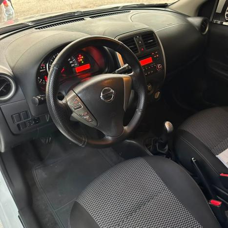 NISSAN March 1.6 16V 4P SV FLEX, Foto 4