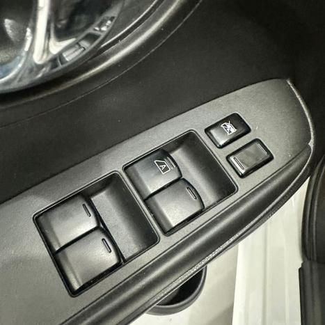 NISSAN Versa Sedan 1.6 16V 4P SV FLEX XTRONIC AUTOM�TICO CVT, Foto 19