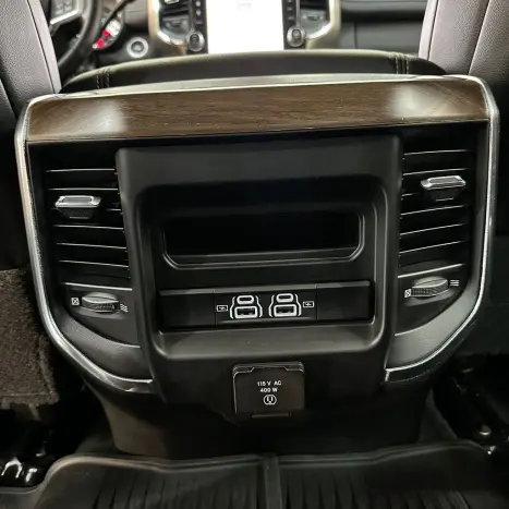 RAM 3500 6.7 I6 LARAMIE CABINE DUPLA TURBO DIESEL AUTOM�TICO, Foto 31