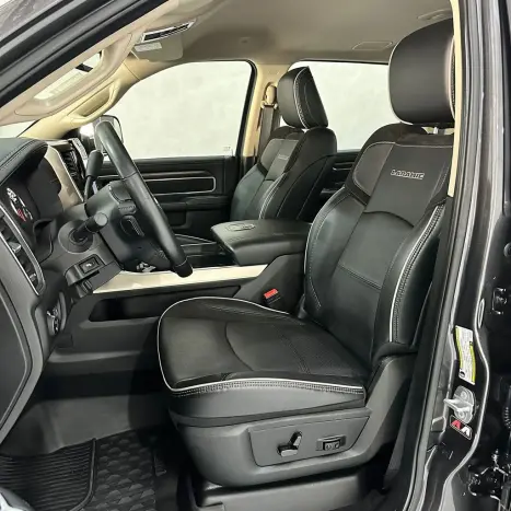 RAM 3500 6.7 I6 LARAMIE CABINE DUPLA TURBO DIESEL AUTOM�TICO, Foto 33