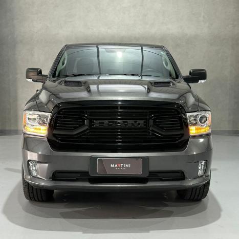 RAM Classic 5.7 V8 32V 4P HEMI LARAMIE AUTOMTICO, Foto 2
