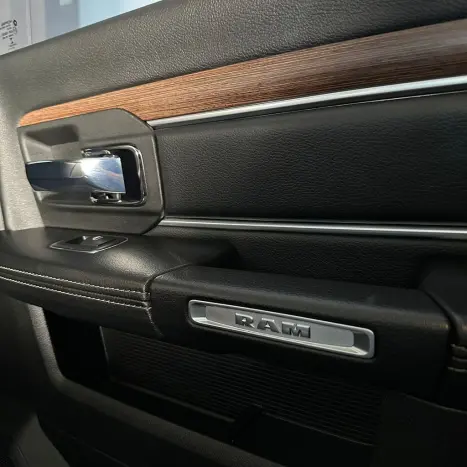 RAM Classic 5.7 V8 32V 4P HEMI LARAMIE AUTOMTICO, Foto 22