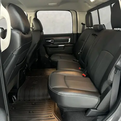 RAM Classic 5.7 V8 32V 4P HEMI LARAMIE AUTOMTICO, Foto 31