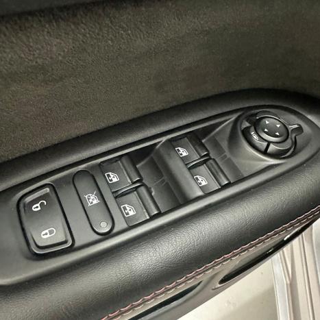 RAM Rampage 2.0 4P HURRICANE 4 TURBO R/T 4X4 AUTOM�TICO, Foto 19