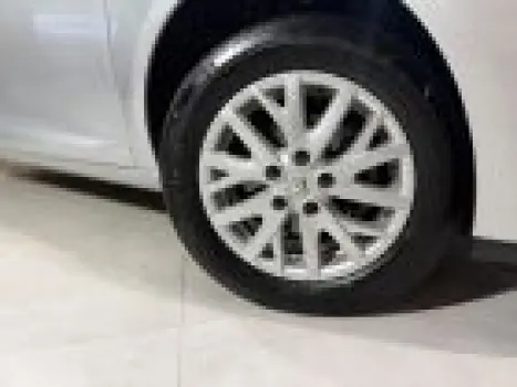 RENAULT Fluence 2.0 16V 4P FLEX DYNAMIQUE PLUS AUTOMÁTICO, Foto 10