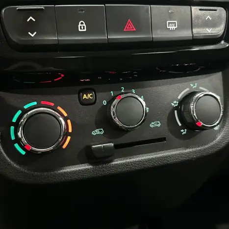 RENAULT Kwid 1.0 12V 4P SCE FLEX OUTSIDER, Foto 15