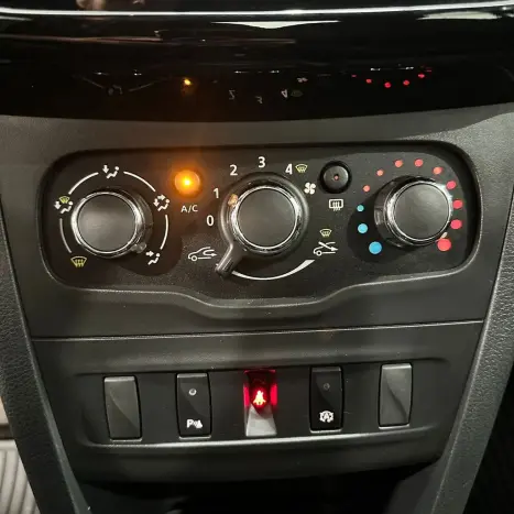 RENAULT Logan 1.0 12V 4P FLEX SCE ZEN, Foto 13